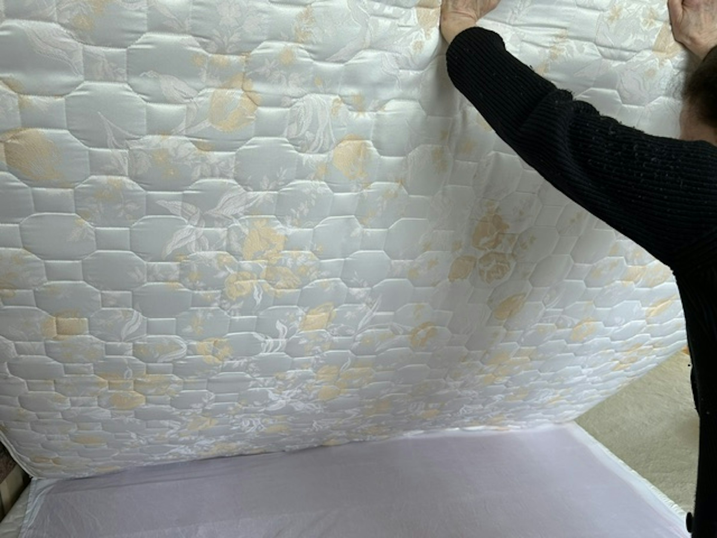 listing photo 3/6