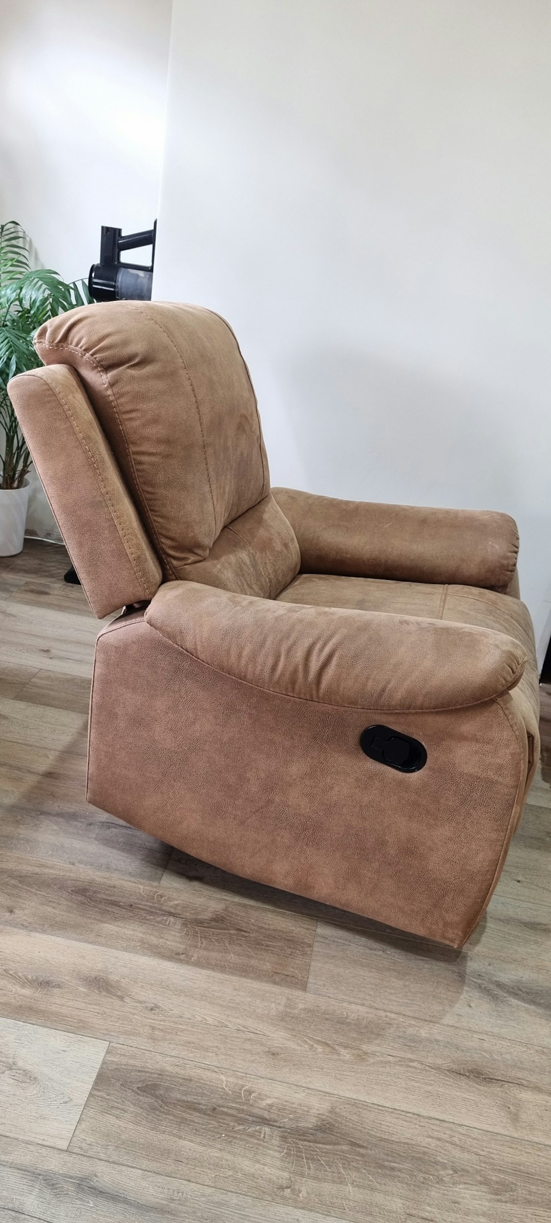 listing photo 1/10