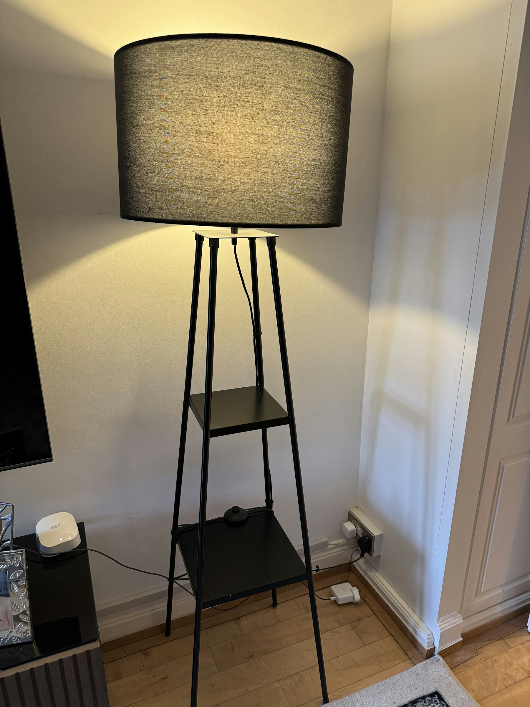 listing photo 1/3