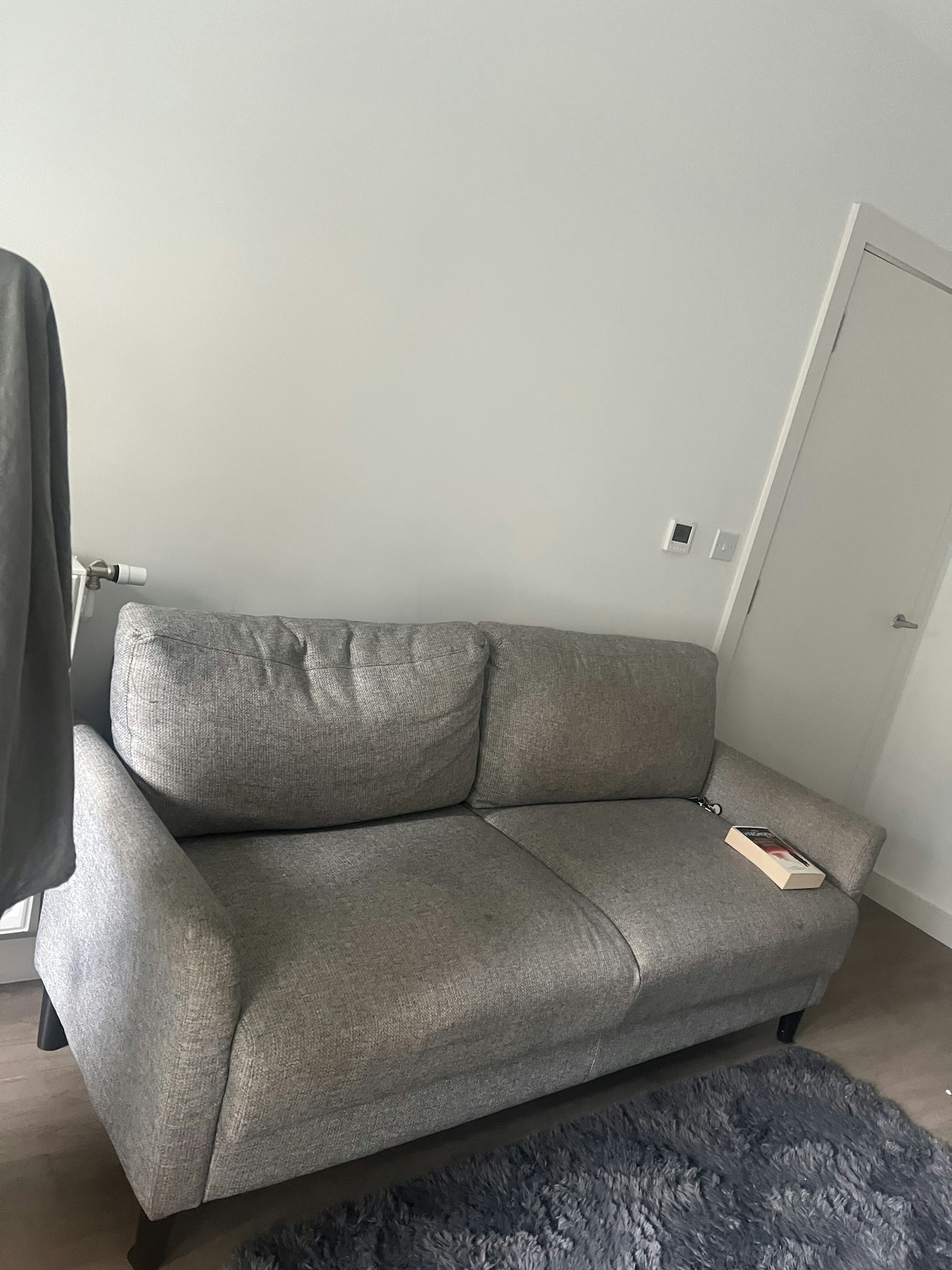 listing photo 1/2