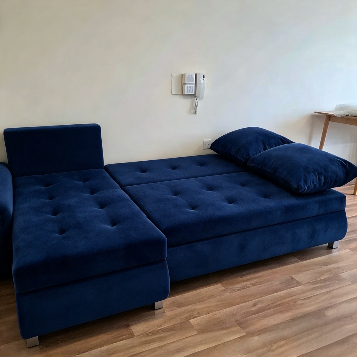 listing photo 2/4