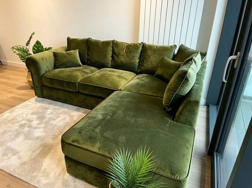 listing photo 3/4