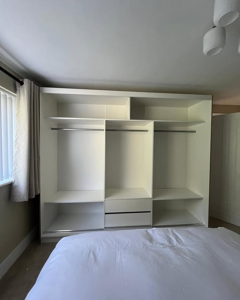 listing photo 1/3